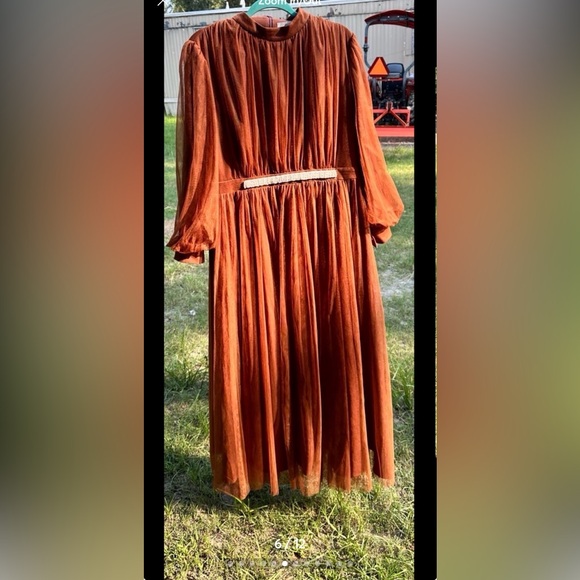 -SOLD — 
Dainty Jewells - Unforgettable Evening Dress - Picture 4 of 10